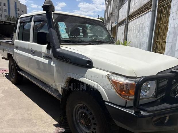 Toyota Land Cruiser 2020 White