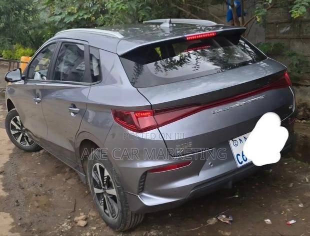 New BYD E2 43 kWh 94 hp FWD 2024 Gray