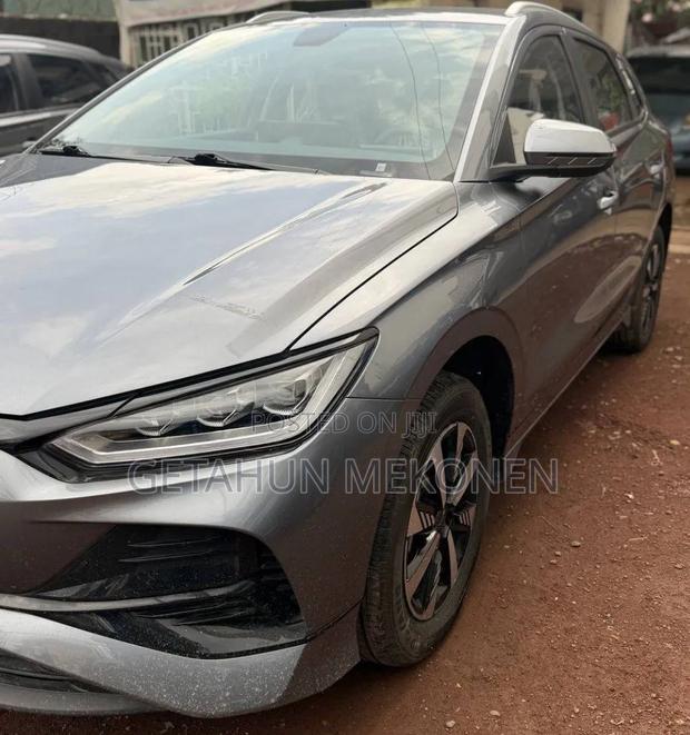 New BYD E2 43 kWh 94 hp FWD 2025 Gray