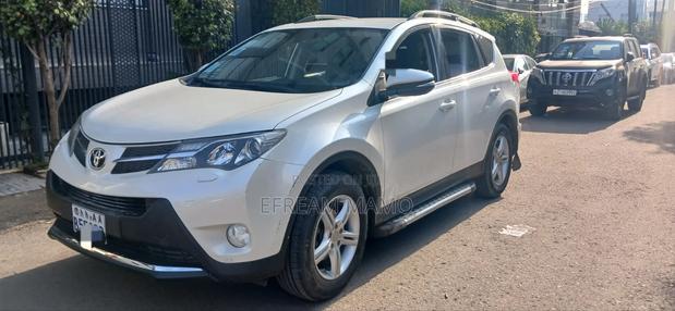 Toyota RAV4 2015 White