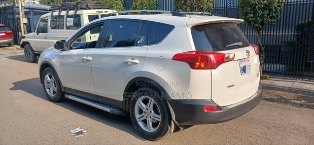 Toyota RAV4 2015 White
