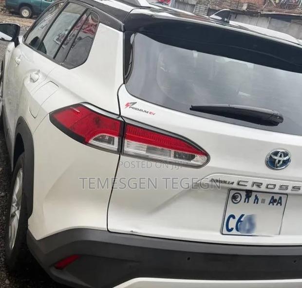 Toyota Corolla Cross 2024 White