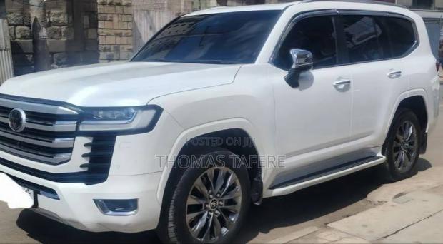 Toyota Land Cruiser 2023 White