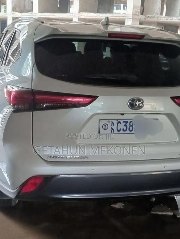 Toyota Highlander 2024 White