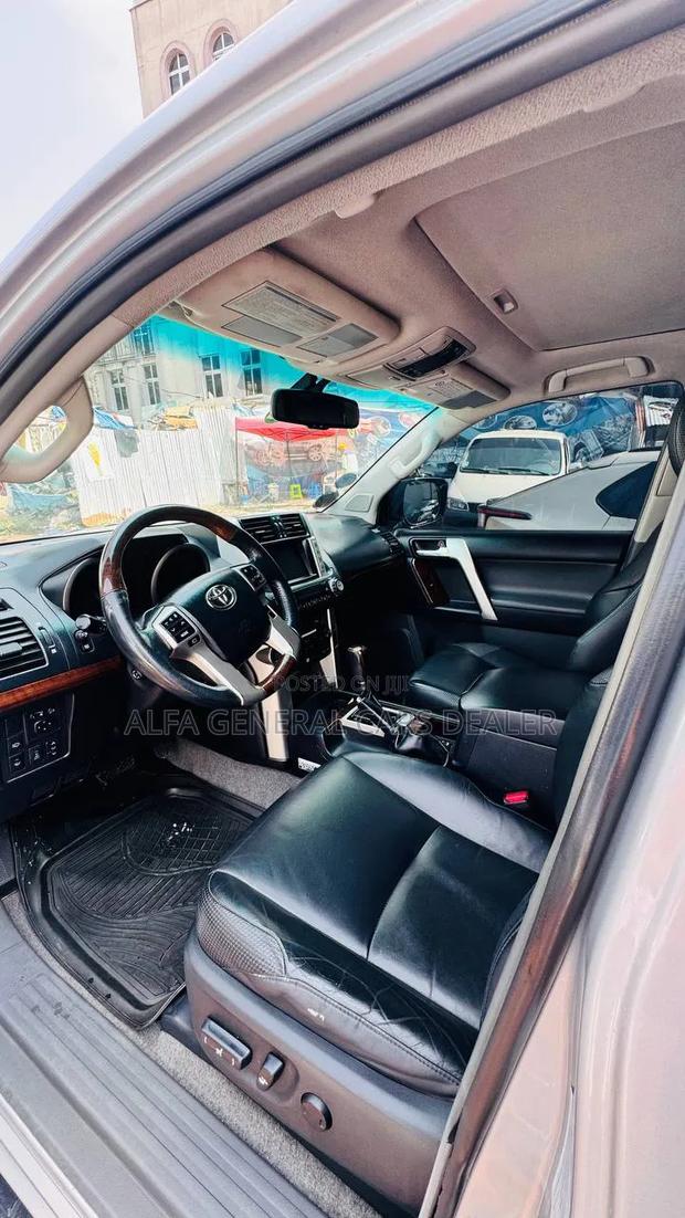 Toyota Land Cruiser Prado 2010