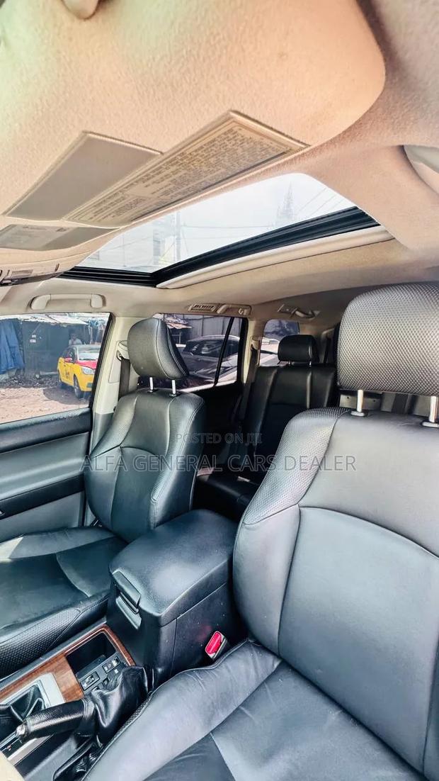 Toyota Land Cruiser Prado 2010