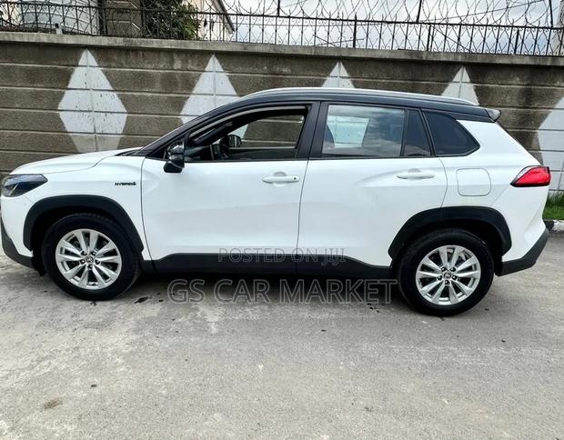 Toyota Corolla Cross 2023 Ivory