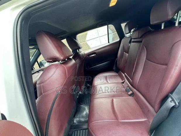 Toyota Corolla Cross 2023 Ivory