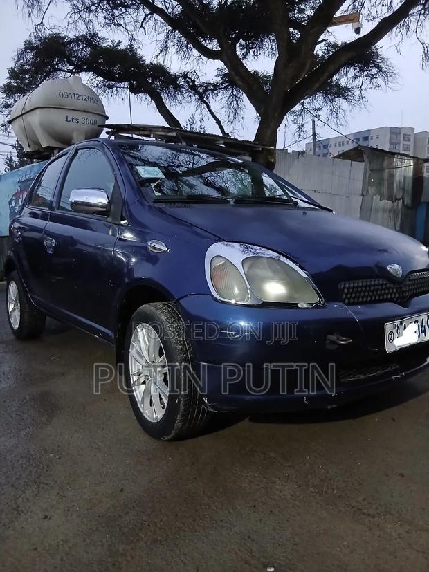Toyota Vitz 2001 Silver