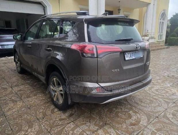 Toyota RAV4 2017 Gray