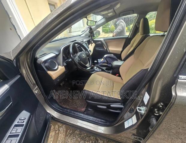 Toyota RAV4 2017 Gray