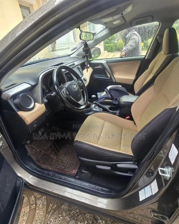 Toyota RAV4 2017 Pink