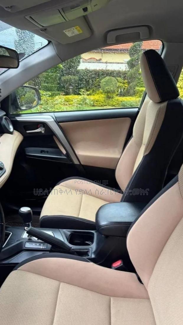 Toyota RAV4 2017 Pink