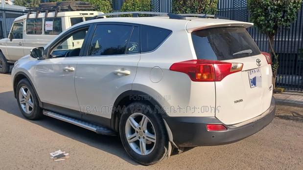 Toyota RAV4 2016 Off white