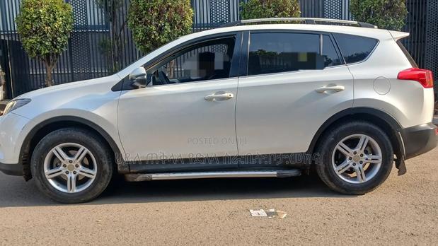 Toyota RAV4 2016 Off white
