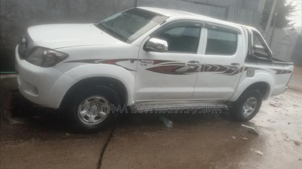 Toyota Hilux 2011 Off white
