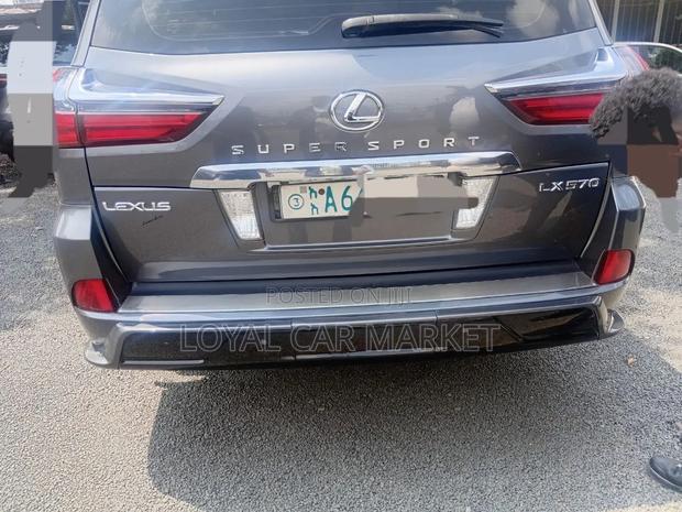 Lexus LX 2018 Gray