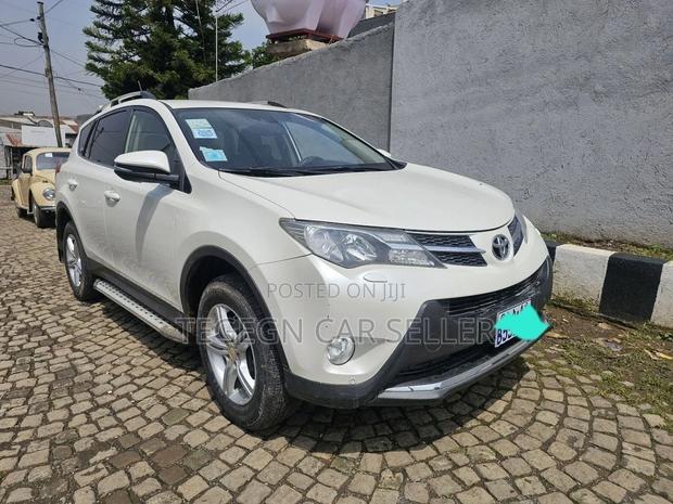Toyota RAV4 2015 White
