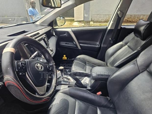 Toyota RAV4 2015 White