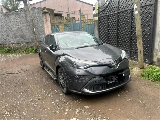 Toyota C-HR 2020 Gray