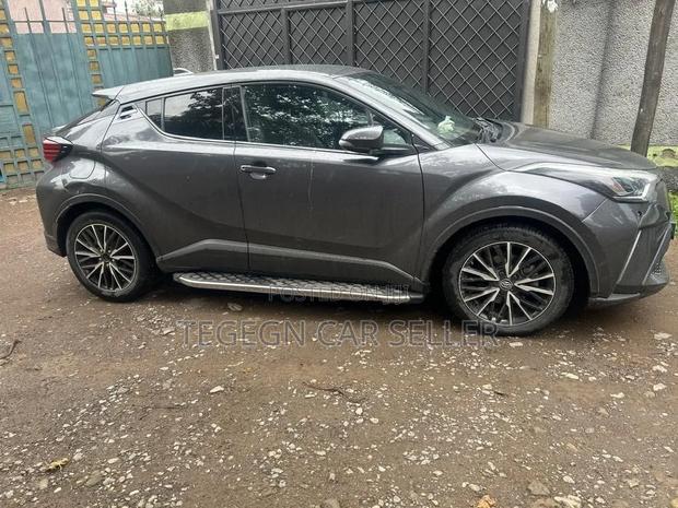 Toyota C-HR 2020 Gray