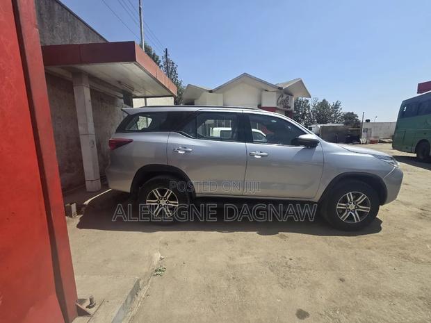 Toyota 4-Runner 2019 Silver
