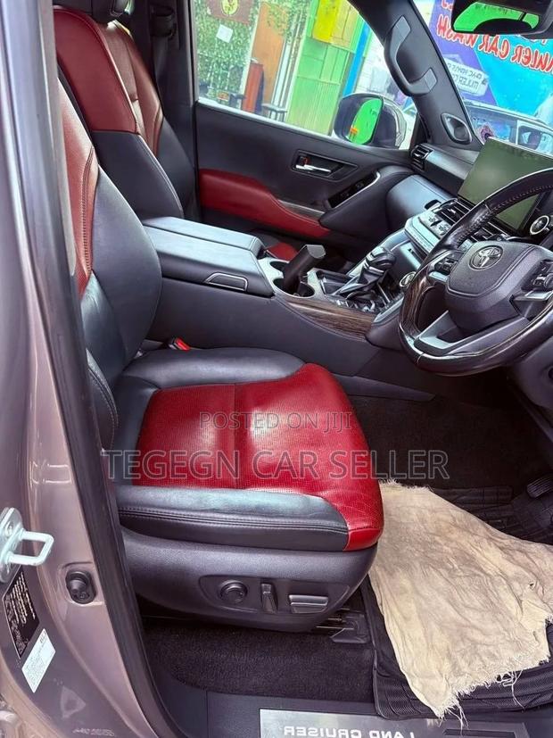 Toyota Land Cruiser 2022 Gray