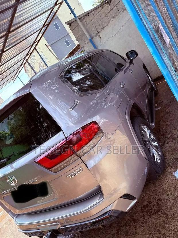 Toyota Land Cruiser 2022 Gray