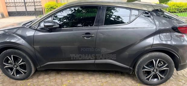 Toyota C-HR 2022 Gray