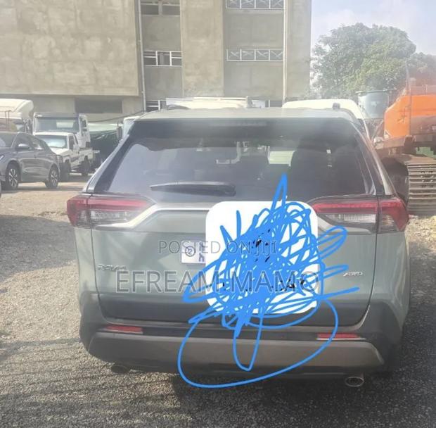 Toyota RAV4 2021