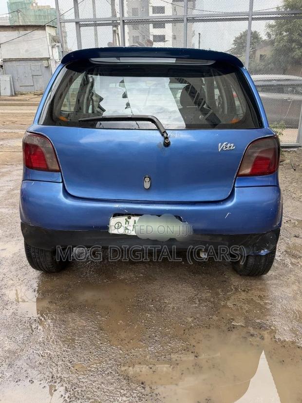 Toyota Vitz 2001 Blue