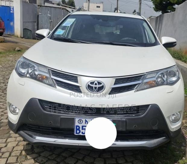 Toyota RAV4 2015 White