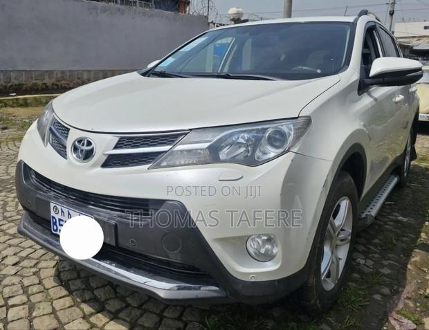 Toyota RAV4 2015 White