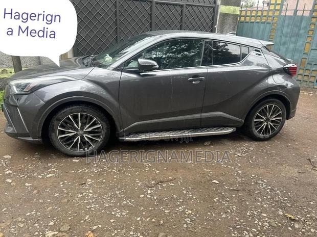 Toyota C-HR 2020 Gray