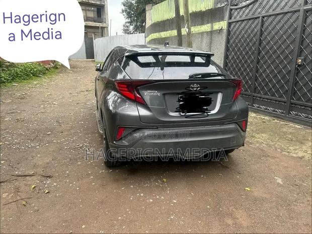 Toyota C-HR 2020 Gray