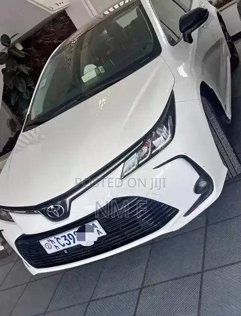 Toyota Corolla 2022 White