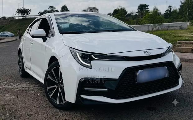 Toyota Corolla 2022 White