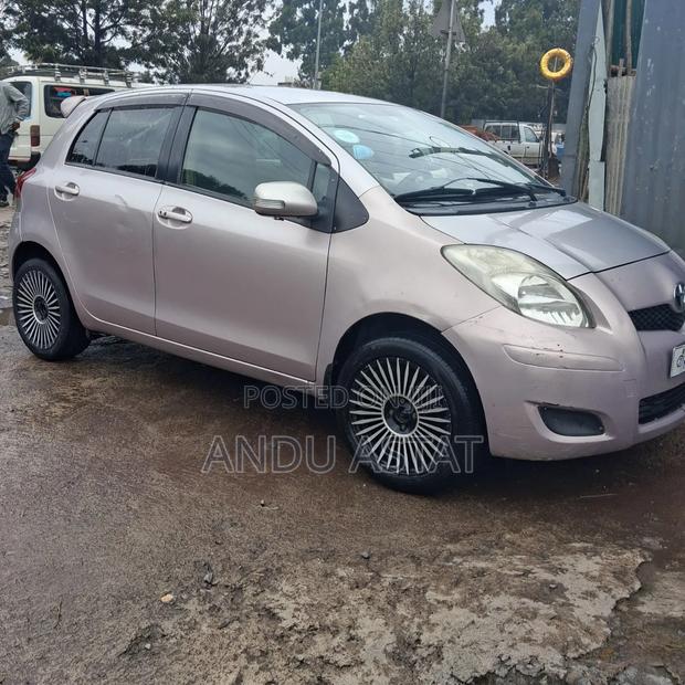 Toyota Yaris 2010 Pink