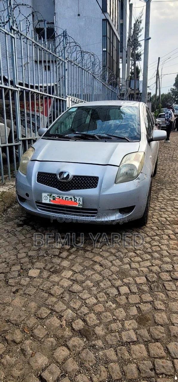 Toyota Yaris 2005 Gray