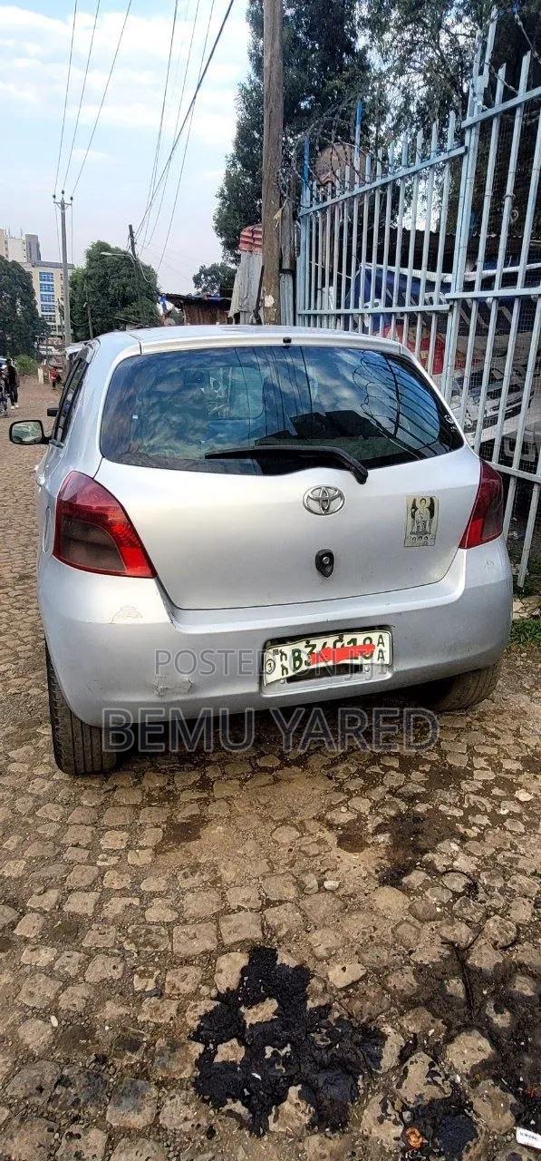 Toyota Yaris 2005 Gray