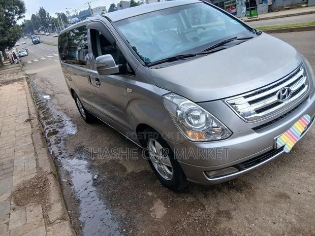 Hyundai H300 2015 Silver
