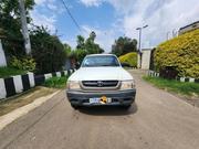 Toyota Hilux 2.5 Cab 2005 White for sale