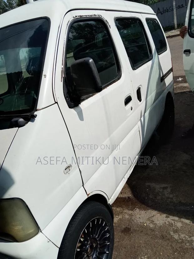 Suzuki Every Wagon 2000 White