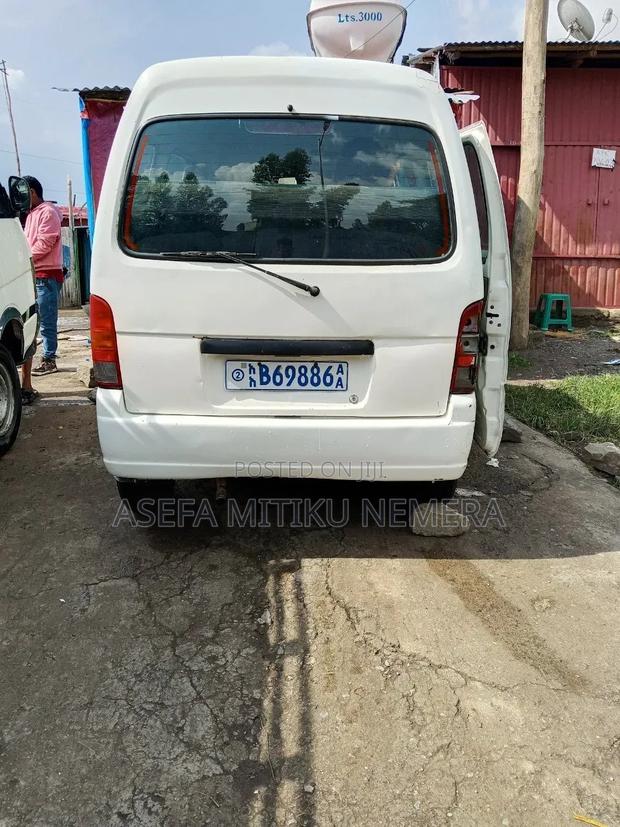 Suzuki Every Wagon 2000 White