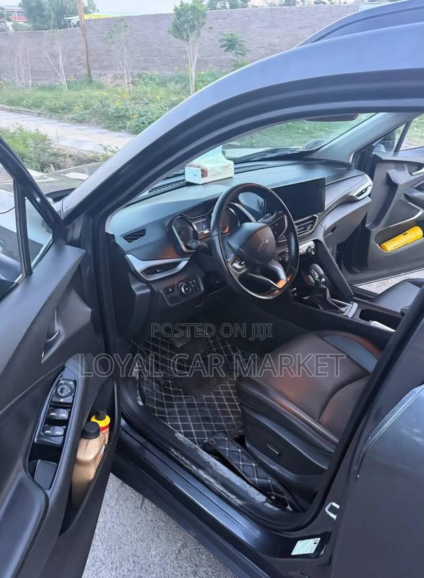 Chevrolet Orlando 2022 Gray