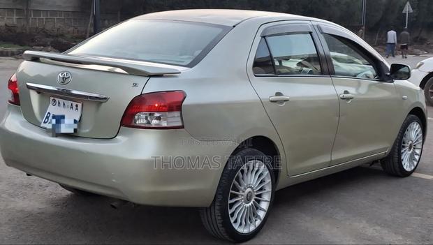 Toyota Belta 2007 Gold