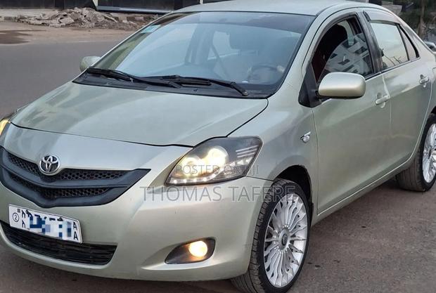 Toyota Belta 2007 Gold