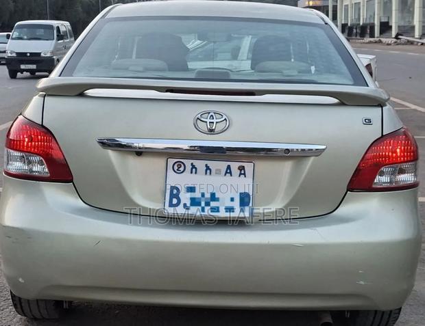 Toyota Belta 2007 Gold