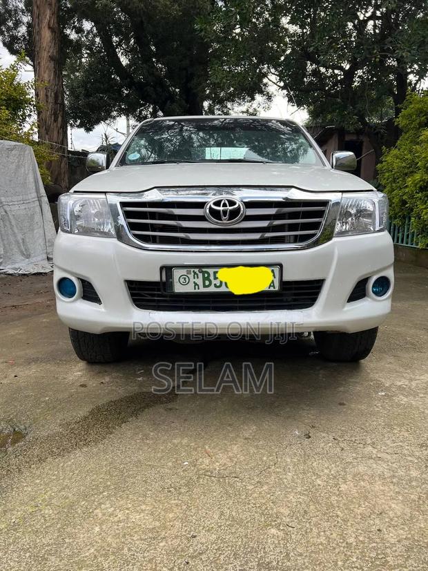 Toyota Hilux 2.5 2006 White