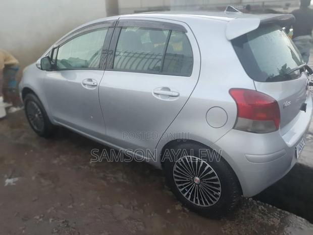 Toyota Yaris 2010 Silver